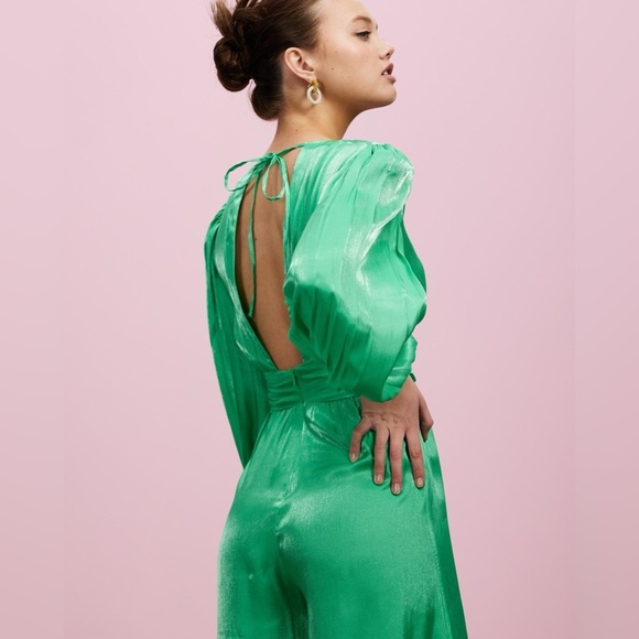 Elegant Emerald Jumpsuit - Picture 5 of 6